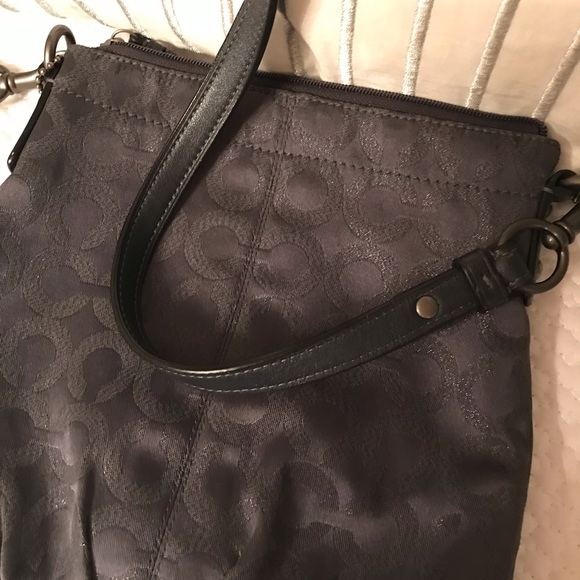 Coach crossbody - Picture 2 of 3